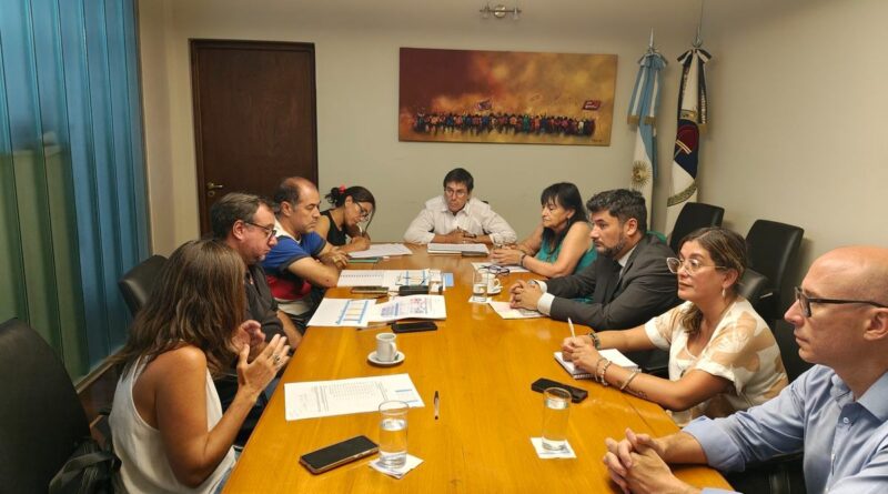 Con propuesta de aumento, bono y blanqueos, finalizó la primera etapa de paritarias