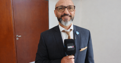 HOY VIVIMOS UN ACTO CÍVICO CON RESPETO, A DIFERENCIA DEL CONGRESO»