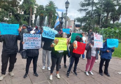 Conflicto policial: el Gobierno de Jujuy deja sin efecto resoluciones y convoca a mesa de diálogo con familiares y retirados