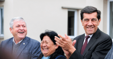 Sadir encabezó la entrega de 40 viviendas en Calilegua financiadas con recursos provinciales