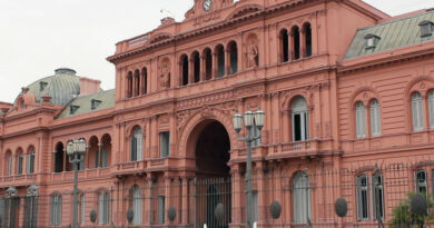 PERIODISTAS REGRESAN A CASA ROSADA BAJO ESTRICTAS RESTRICCIONES: TENSIÓN ENTRE GOBIERNO Y PRENSA