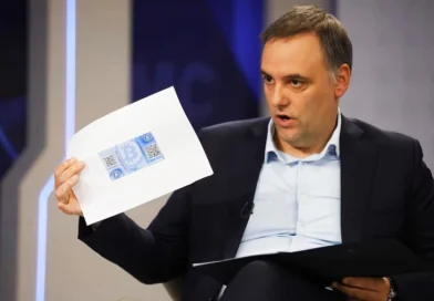 ADORNI: “NO ROBÉ, AHORRÉ EN NEGRO COMO MUCHOS PARA PROTEGER LO MÍO”
