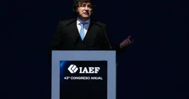 MILEI YA ESTÁ EN CAMPAÑA POLÍTICA? «EL AÑO QUE VIENE LOS VAMOS A PASAR POR ARRIBA»