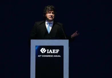 MILEI YA ESTÁ EN CAMPAÑA POLÍTICA? «EL AÑO QUE VIENE LOS VAMOS A PASAR POR ARRIBA»