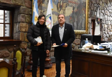 El vicegobernador Alberto Bernis recibió al presidente del Ente Autárquico de la Fiesta Nacional de los Estudiantes y analizaron acciones para acompañar a las juventudes