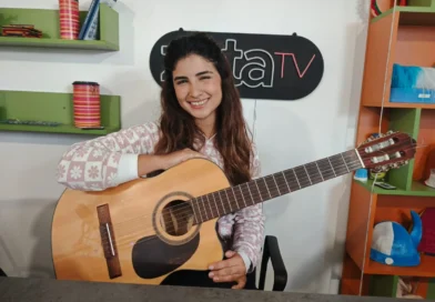 SOL ÁLVAREZ: ENTRE LA MÚSICA, EL FOLKLORE Y EL AMOR POR LO NUESTRO