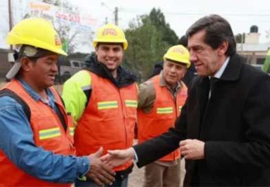 Sadir encabezó el inicio de obra de un complejo habitacional de 45 departamentos en El Carmen
