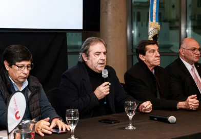 EL GOBERNADOR RATIFICÓ EL COMPROMISO CON EL EMPLEO EN EL FORO SOBRE LA LEY DE MODERNIZACIÓN LABORAL