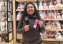 ¡EL AMOR SÍ TIENE PRECIO Y SE PAGA EN CHOCOLATES! EL CENTRO JUJEÑO SE LLENA DE ROMÁNTICOS EN APUROS