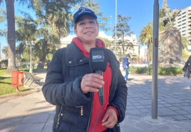¡SE CREYERON EL DIBU MARTÍNEZ COLGADOS DEL TRAVESAÑO, PERO ROMPIERON LAS LUCES DE LA PLAZA!