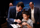 EL GOBERNADOR ENCABEZÓ LA ENTREGA DE ANTEOJOS DE ALTA COMPLEJIDAD A NIÑOS Y NIÑAS