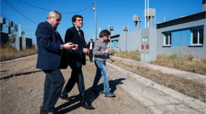 CON FONDOS PROVINCIALES, EL GOBIERNO RETOMÓ LA CONSTRUCCIÓN DE LAS 45 VIVIENDAS PARALIZADAS EN ALTO COMEDERO CON FONDOS PROVINCIALES, EL GOBIERNO RETOMÓ LA CONSTRUCCIÓN DE LAS 45 VIVIENDAS PARALIZADAS EN ALTO COMEDERO