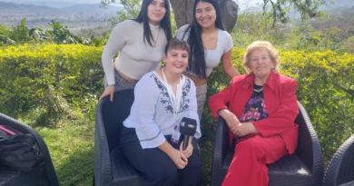 NELBA AURELIA PLAZA HOMENAJEÓ A PAMPITA ARDOHAIN CON LA ENTREGA DEL LIBRO DE ORO EN EL MARCO DE LA FNE
