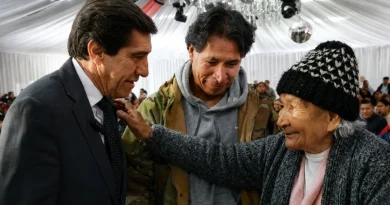SADIR ENTREGÓ ESCRITURAS DE PROPIEDAD A 176FAMILIAS DE PERICO SADIR ENTREGÓ ESCRITURAS DE PROPIEDAD A 176FAMILIAS DE PERICO