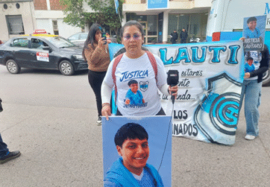 FAMILIARES DE LAUTARO FLORES RECHAZAN PRISIÓN DOMICILIARIA A LA IMPUTADA Y EXIGEN CUMPLIMIENTO EN EL PENAL